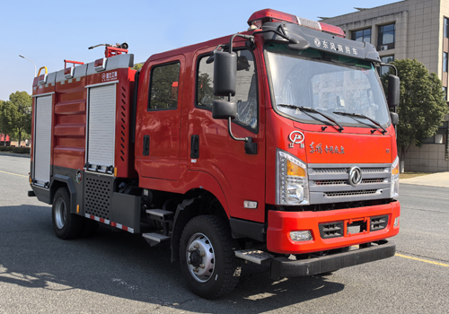 东风4吨四驱越野水罐消防车